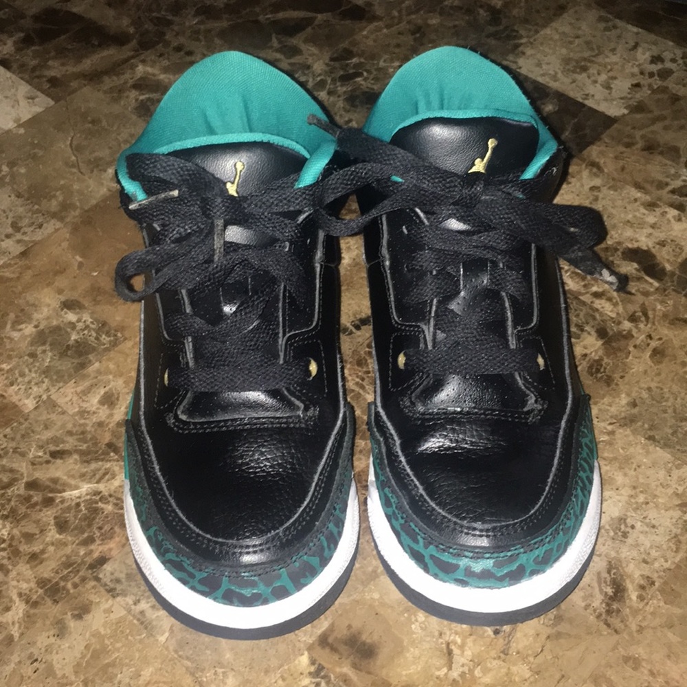 🔥Kids Jordan's sz 1🔥